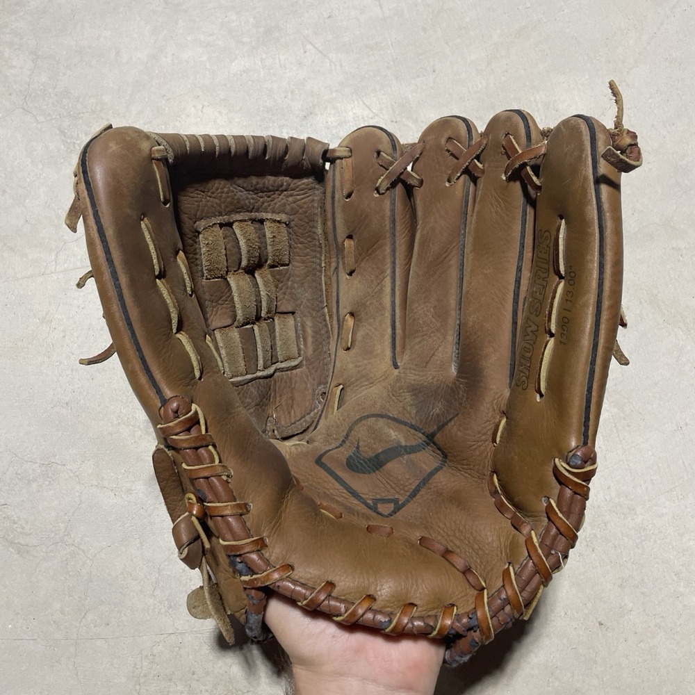 Nike Show Series Diamond Ready Baseball Glove Model 1300 13.00 Right Hand Throw